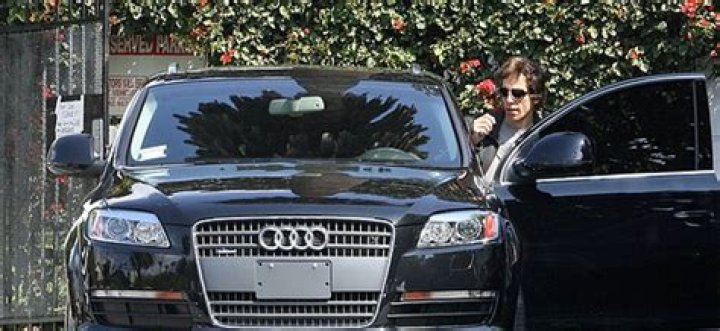 Audi Q7 (Ben Stiller in the frame)