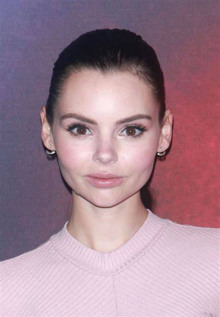 Eline Powell Eline Powell`