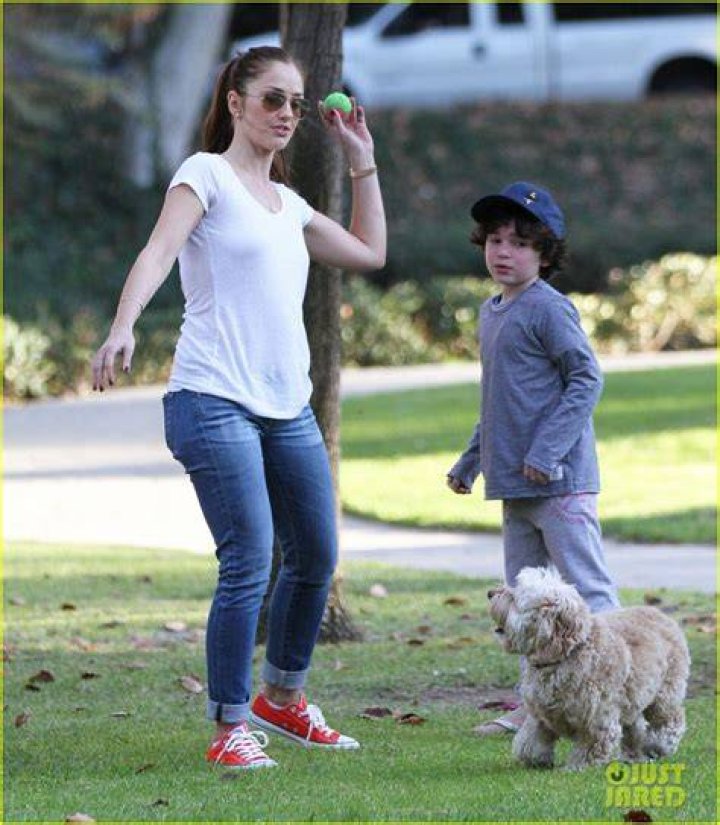 Minka Kelly Pets