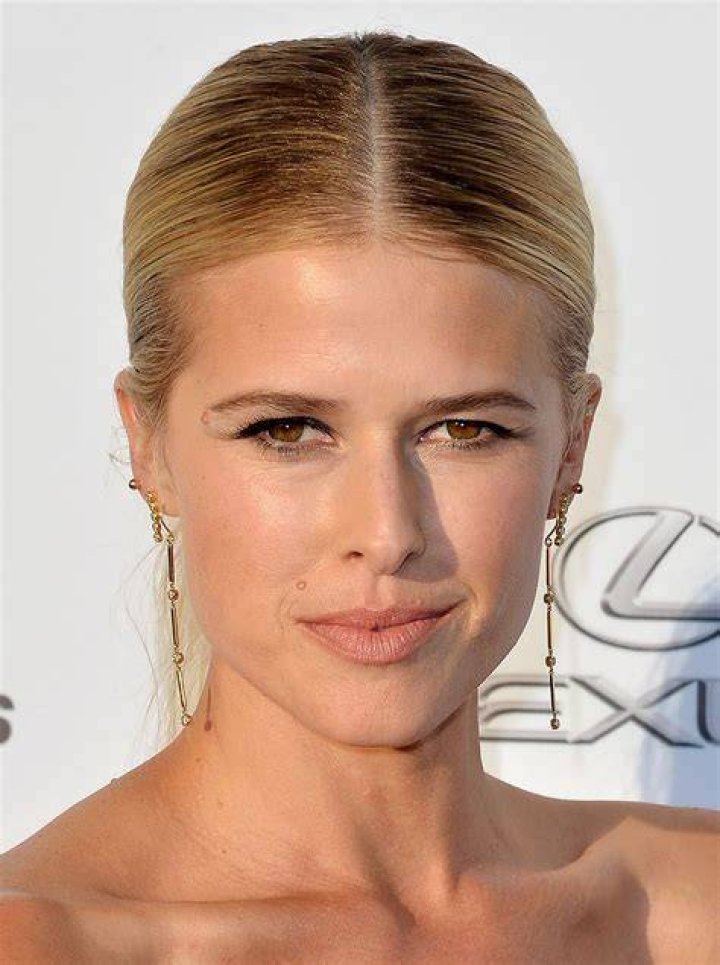 Sarah Wright Bio (Wiki) 