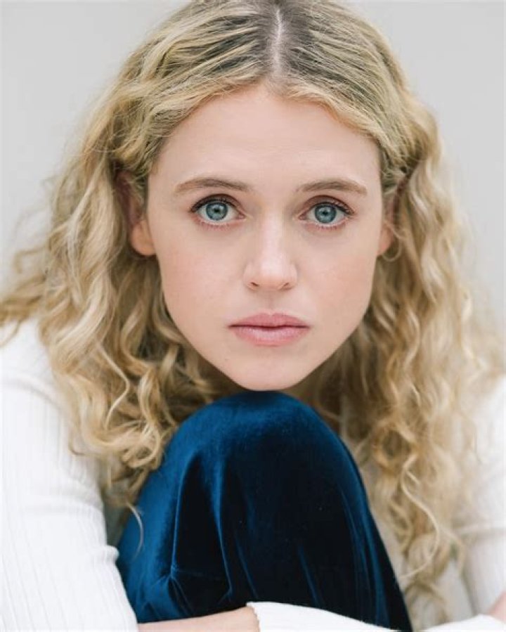 Sofia Oxenham Bio (Wiki) 