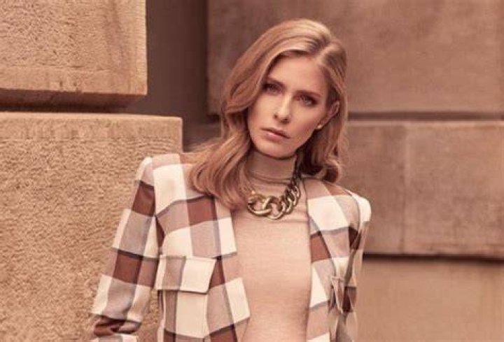 The model, actress, Jordan Clarie Robbins is known for her role as Grace in The Umbrella Academy.