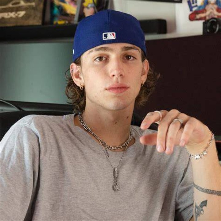 Vinnie Hacker Bio (Wiki) 